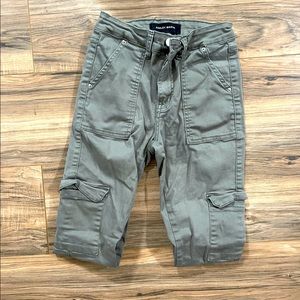 Women’s ankle pants